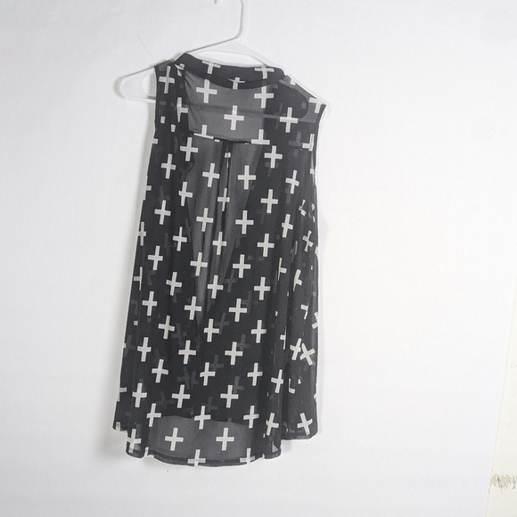 Ember sheer sleeveless top crosses/plus signs - Picture 2 of 4